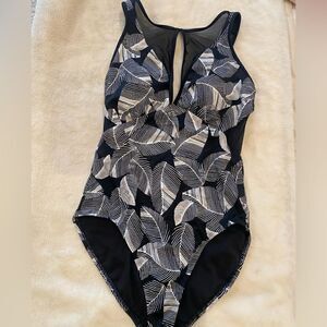 Black & White Swimsuit Size 12/14